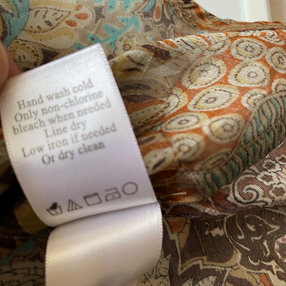 Brown Sheer Flower Design V-neck Button Up lightweight Blouse. Sz 2X - Picture 15 of 16